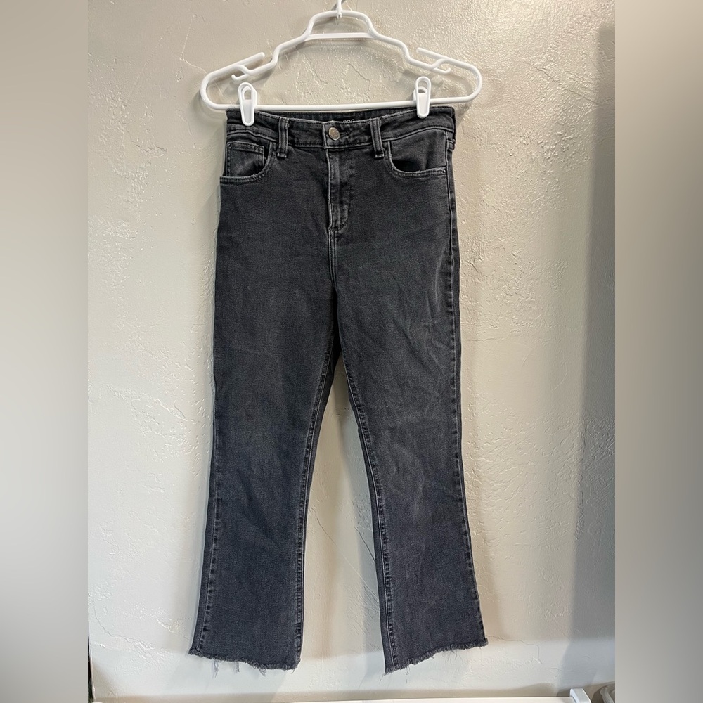 BDG Women's Black Crop Distressed Jeans Size 26